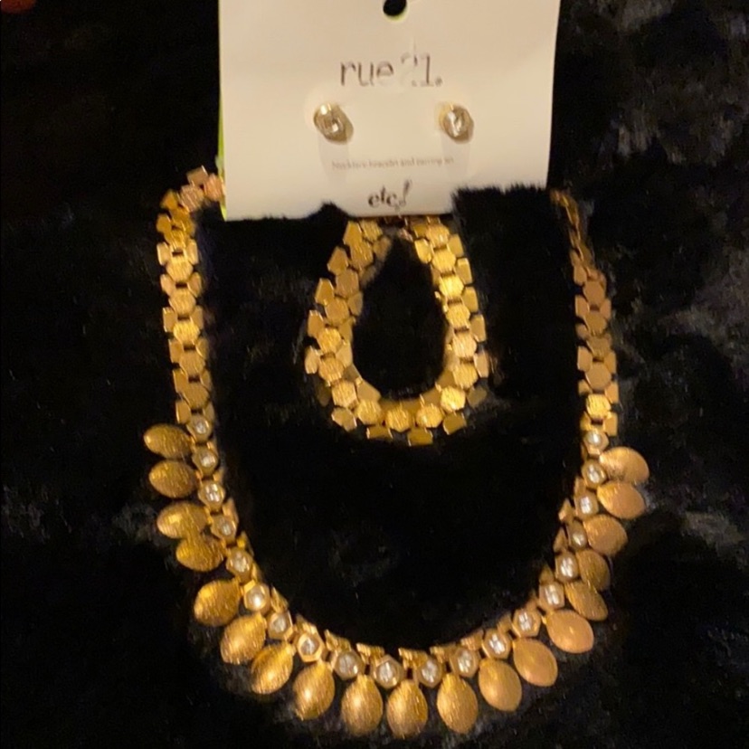 Etc By Rue 21 Jewelry Set 5$